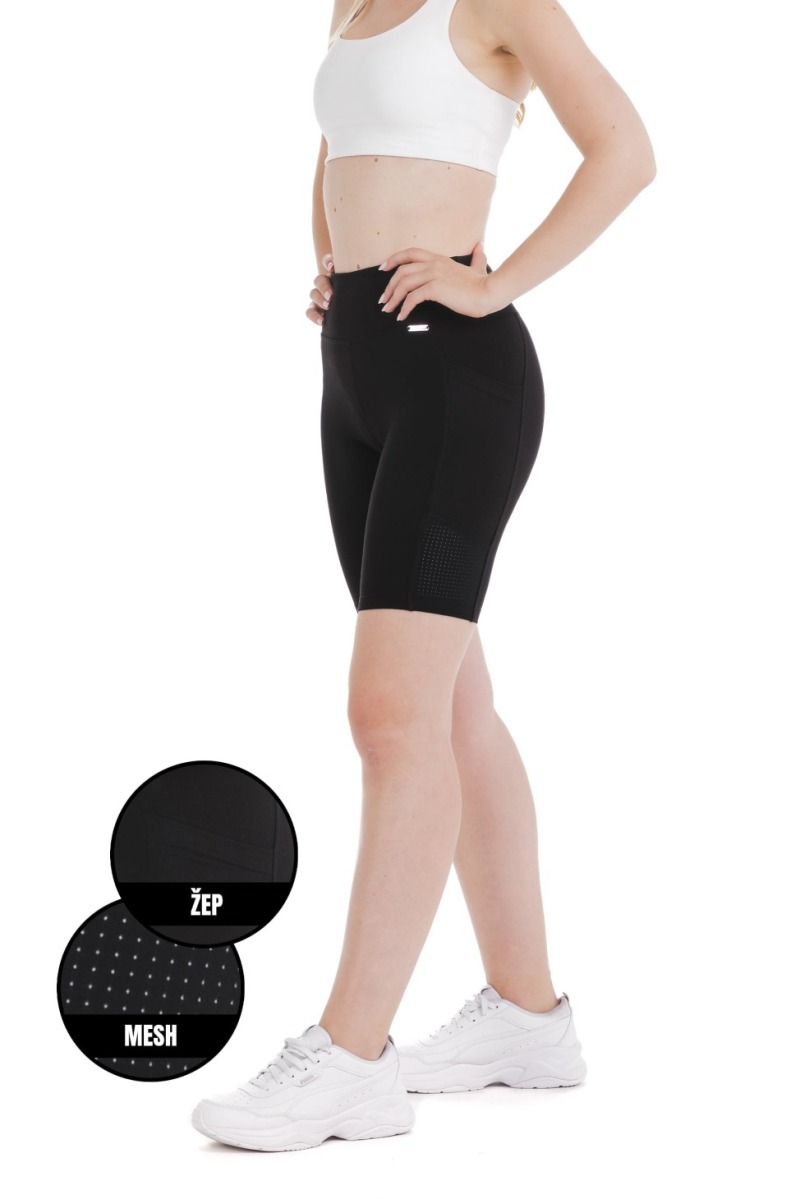 Črne kratke pajkice z mrežastim materialom ob straneh in žepoma na obeh straneh