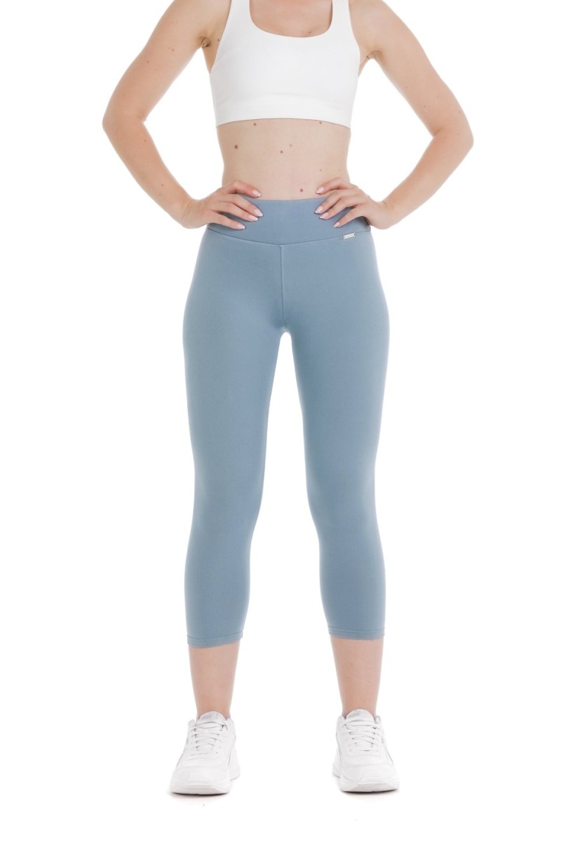 Enobarvne capri pajkice v mehki modro-sivi barvi