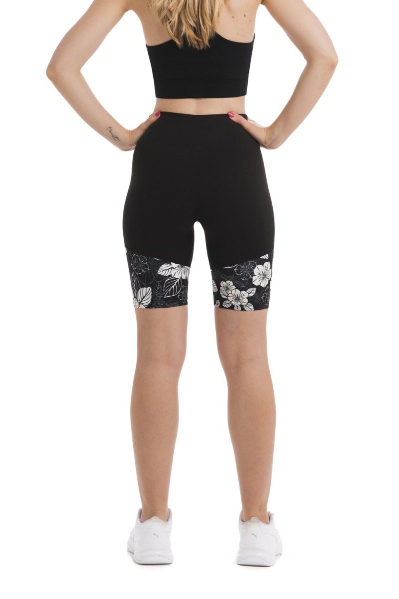 Črne kratke pajkice Tesoro z vzorcem belih in črnih rož na dnu hlačnic