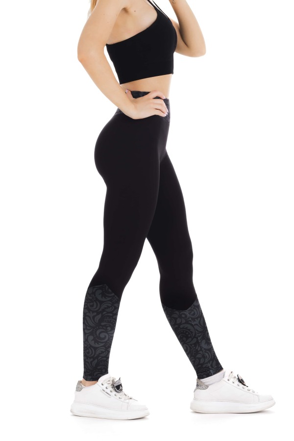 Črne dolge pajkice Incendio s srebrnim vzorcem na dnu hlačnic Črne dolge pajkice Incendio s srebrnim vzorcem na dnu hlačnic