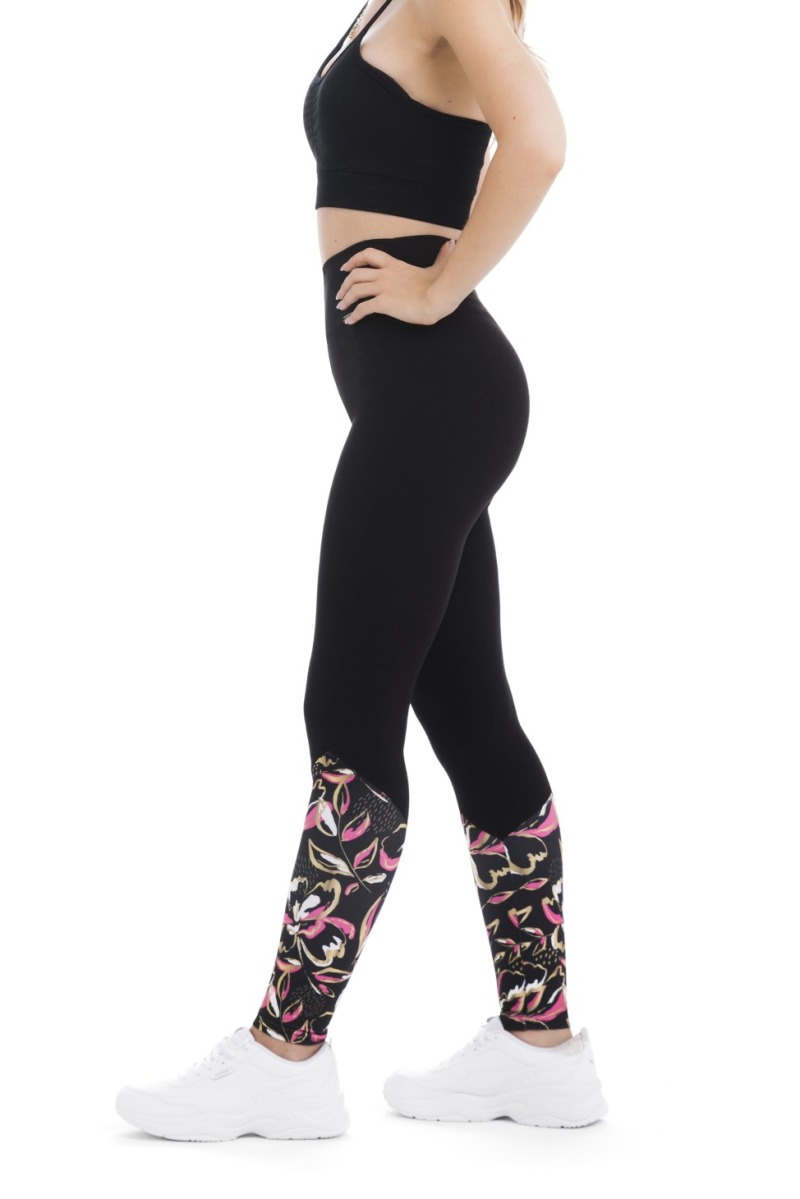 Črne dolge pajkice Brio z zlato-roza vzorcem rož na dnu hlačnic