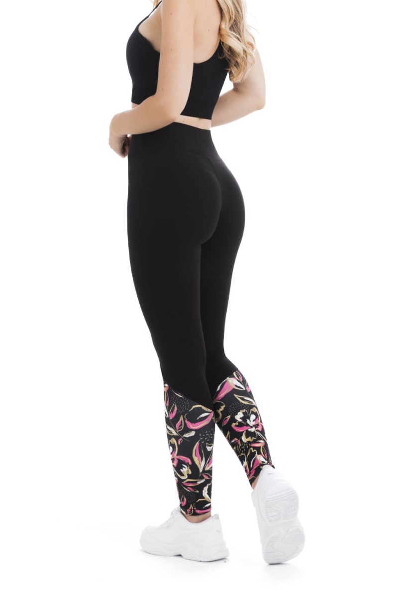 Črne dolge pajkice Brio z zlato-roza vzorcem rož na dnu hlačnic