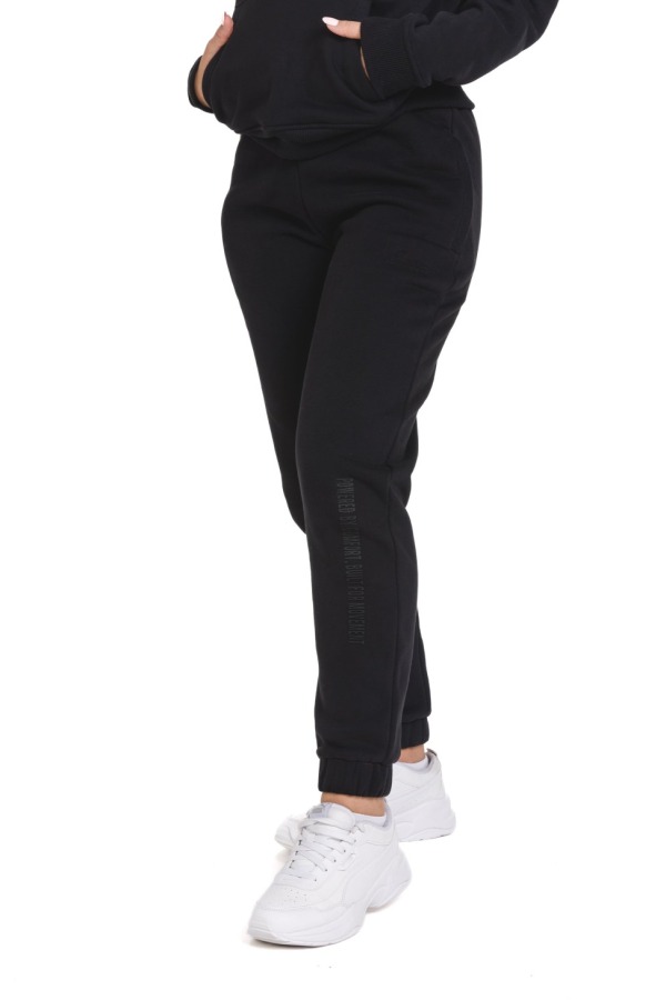 noira jogger 1