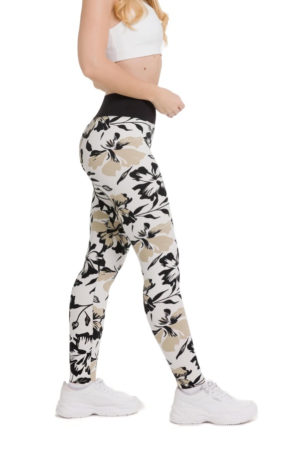 Lanuma ženske pajkice Merisa v beli barvi z vzorcem črnih rož in bež listov – lahkotne in elegantne pajkice za vsakodnevno nošenje.