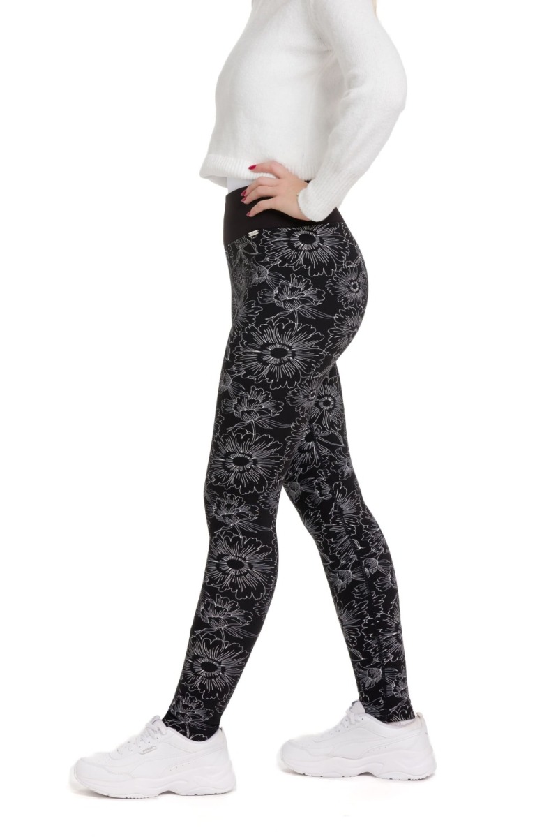 Lanuma ženske podložene thermo pajkice Myra v črni barvi z belim cvetličnim vzorcem – elegantne, mehke in idealne za zimske dni.