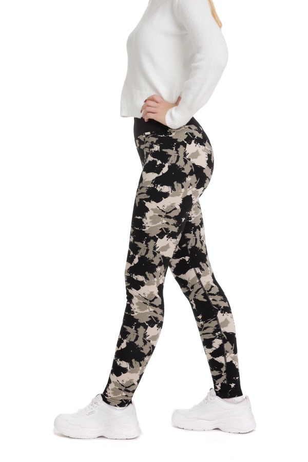 Lanuma ženske podložene thermo pajkice Noya z vojaškim vzorcem v bež in sivih odtenkih – udobne, tople in popolne za hladnejše dni.
Lanuma ženske podložene thermo pajkice Noya z vojaškim vzorcem v bež in sivih odtenkih – udobne, tople in popolne za hladnejše dni.