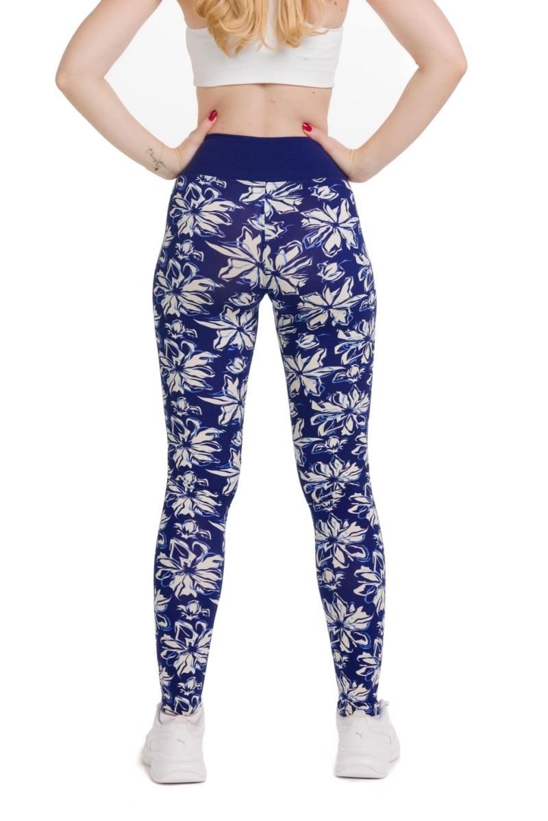 Lanuma ženske pajkice Saraya v modri barvi z belim cvetličnim vzorcem in svetlo modrimi obrobami – modne in udobne za vse priložnosti.