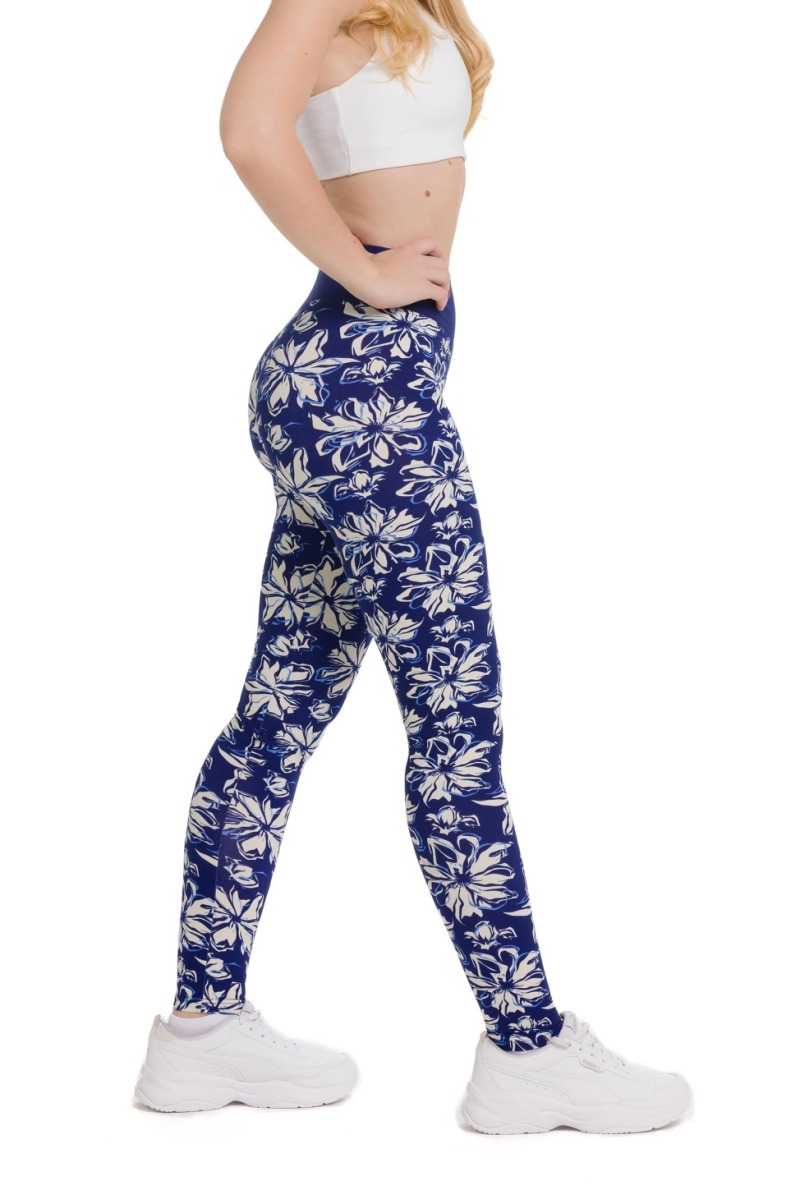 Lanuma ženske pajkice Saraya v modri barvi z belim cvetličnim vzorcem in svetlo modrimi obrobami – modne in udobne za vse priložnosti.