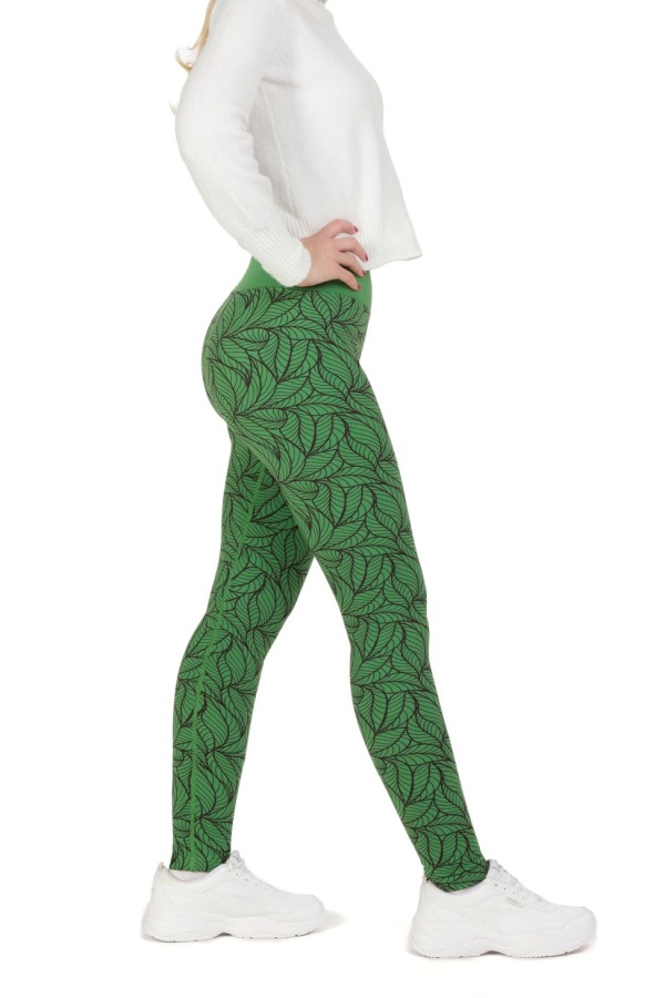 Lanuma ženske thermo pajkice Brynn v zeleni barvi z unikatnim vzorcem in visokim pasom – mehke, udobne in idealne za zimski čas.
Lanuma ženske thermo pajkice Brynn v zeleni barvi z unikatnim vzorcem in visokim pasom – mehke, udobne in idealne za zimski čas.