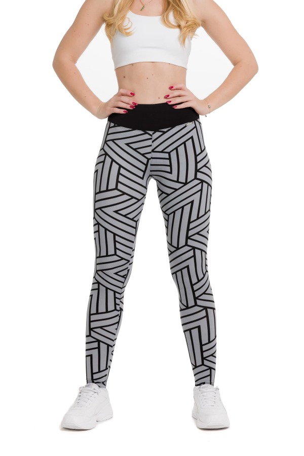 Lanuma ženske pajkice Dorina v sivi barvi s črnimi cikcak črtami – sodoben vzorec in popolno udobje za celodnevno nošenje.