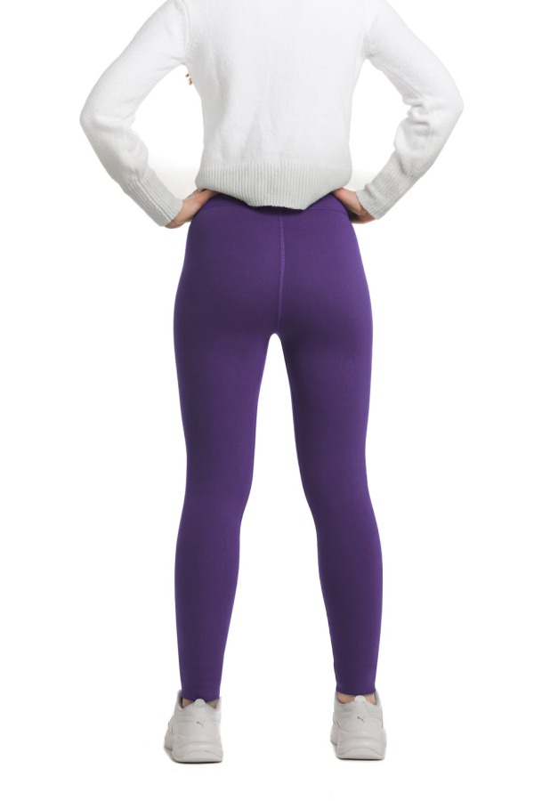Lanuma ženske podložene thermo pajkice Fira v vijolični barvi z visokim pasom – popolna izbira za hladne dni.
Lanuma ženske podložene thermo pajkice Fira v vijolični barvi z visokim pasom – popolna izbira za hladne dni.