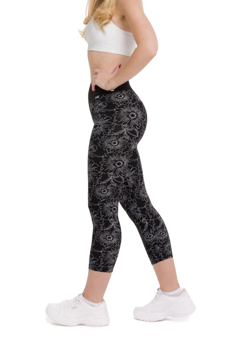 Lanuma ženske pajkice Nerosa capri v črni barvi z belim cvetličnim vzorcem – elegantne, mehke in udobne za vsak dan.