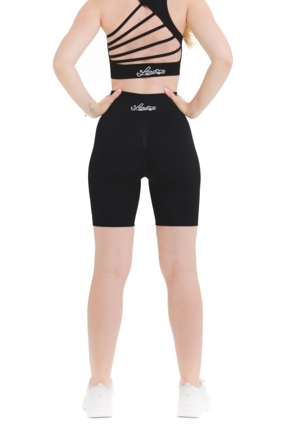 Lanuma Pure brezšivne pajkice v črni barvi z visokim pasom in push-up učinkom. Raztegljiv seamless material zagotavlja udobno prileganje in lepo poudari postavo. Lanuma Pure brezšivne pajkice v črni barvi z visokim pasom in push-up učinkom. Raztegljiv seamless material zagotavlja udobno prileganje in lepo poudari postavo.