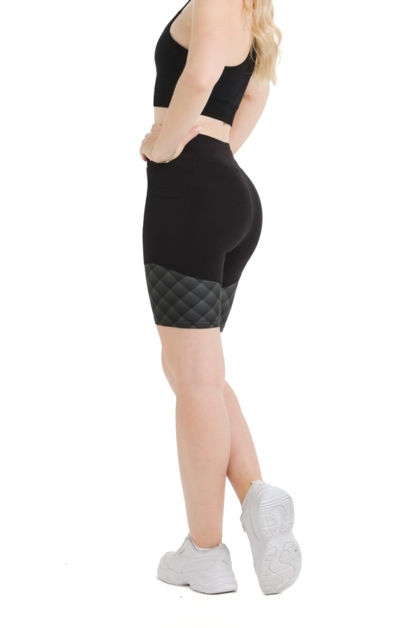 Lanuma shorts pajkice Sania – bež športne shorts pajkice z geometrijskim vzorcem Lanuma shorts pajkice Sania – bež športne shorts pajkice z geometrijskim vzorcem