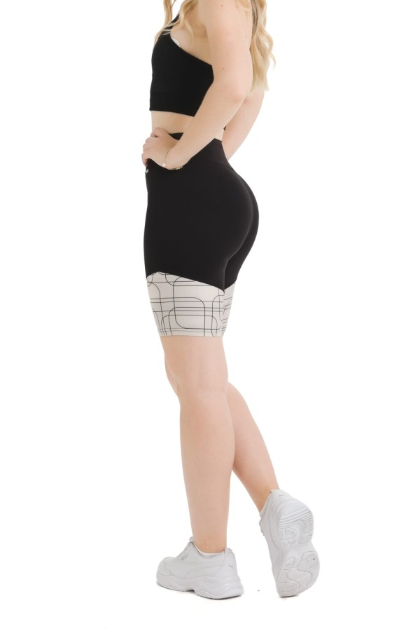 Lanuma shorts pajkice Sorea – črne športne shorts pajkice s pikčastim vzorcem Lanuma shorts pajkice Sorea – črne športne shorts pajkice s pikčastim vzorcem